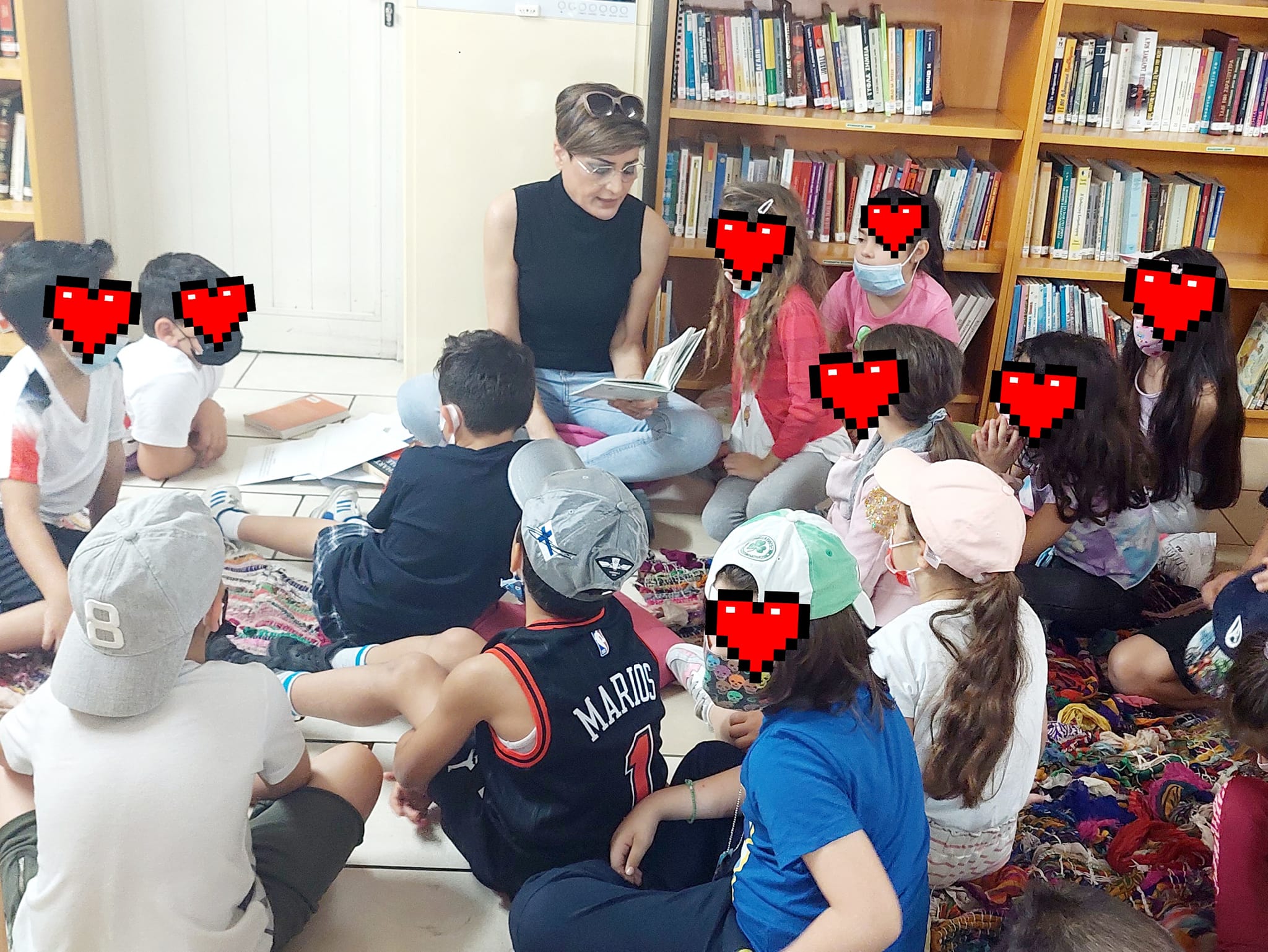 Παιδιά από το Γ’ Δημοτικό Σχολείο Αραδίππου στην Δημοτική Βιβλιοθήκη “Γιάγκος Κωνσταντινίδης”