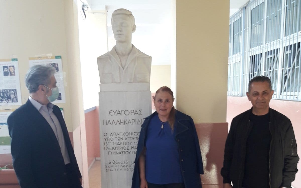 Το Εσπερινό Γυμνάσιο και Λύκειο Λάρνακας, στο Εσπερινό Λύκειο Αμπελοκήπων στην Αθήνα