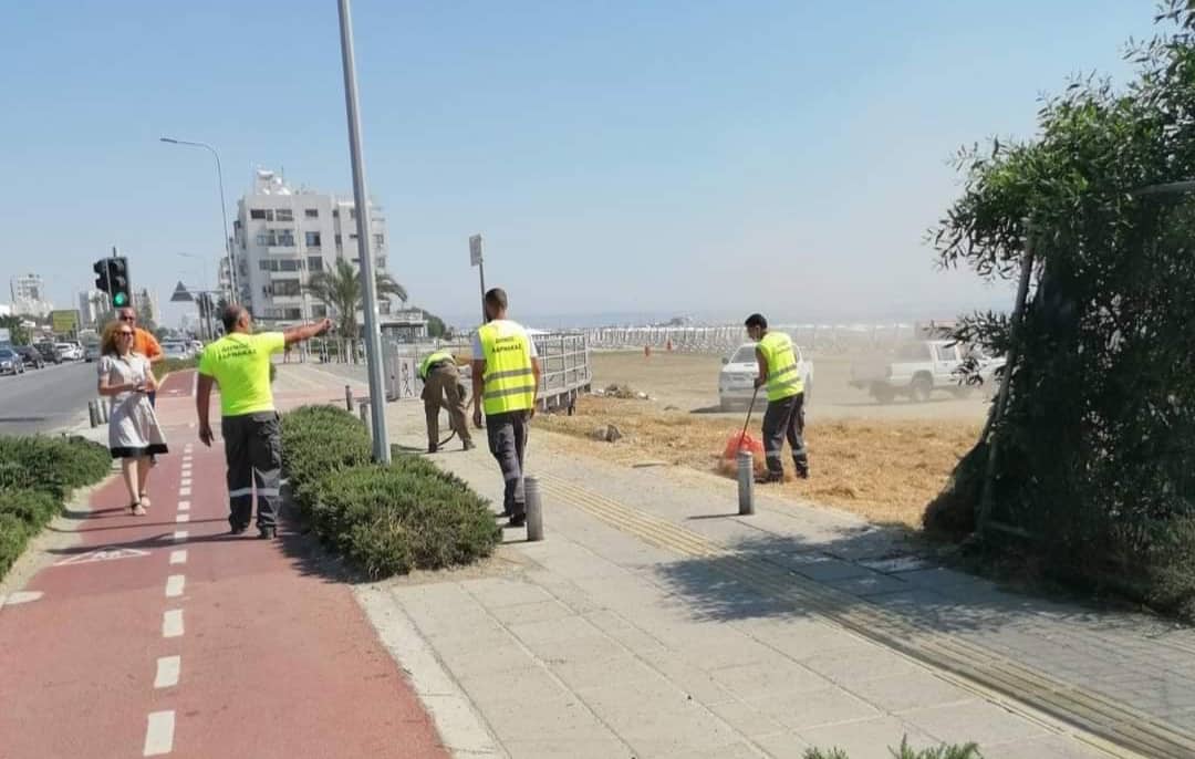 Συνεχίζεται ο καθαρισμός δρόμων και πεζοδρομίων από το Τμήμα Καθαριότητας του Δήμου Λάρνακας