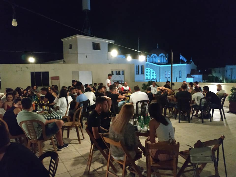 Πάμε σε μια ταράτσα στο χωριό για το πιο summer party