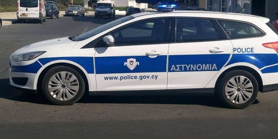 26χρονη έγκυος καθώς οδηγούσε ένιωσε αδιαθεσία – Αστυνομικός την μετέφερε σε κλινική όπου γέννησε πρόωρα