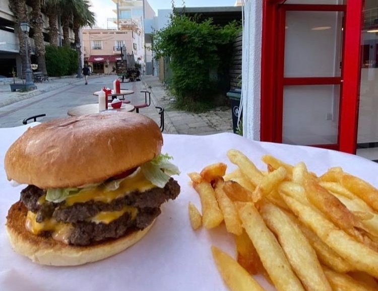 Αυτό είναι το νέο burger place της Λάρνακας που έγινε talk of the town