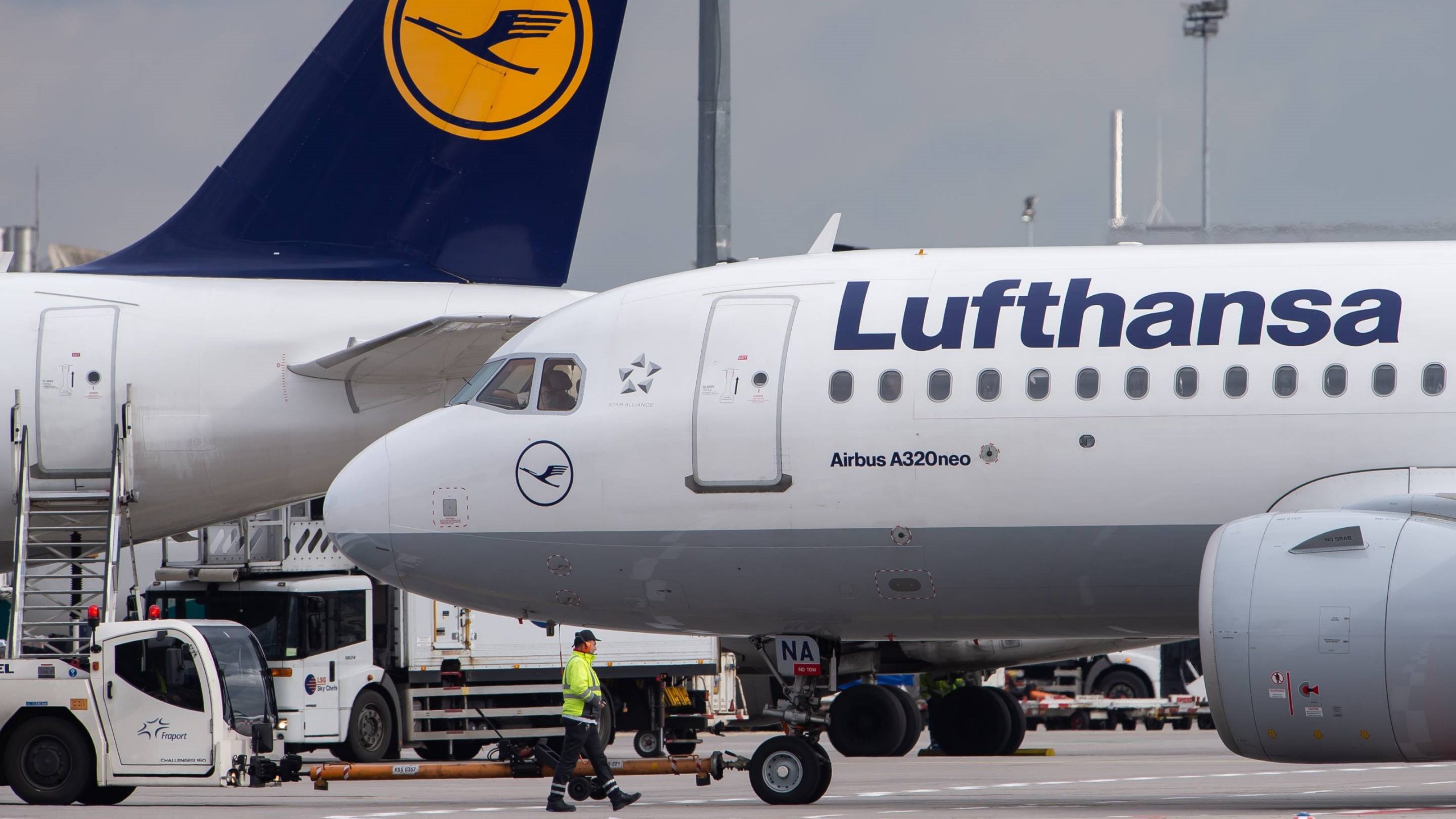 Η Lufthansa ακυρώνει πάνω από 3.000 πτήσεις λόγω έλλειψης προσωπικού
