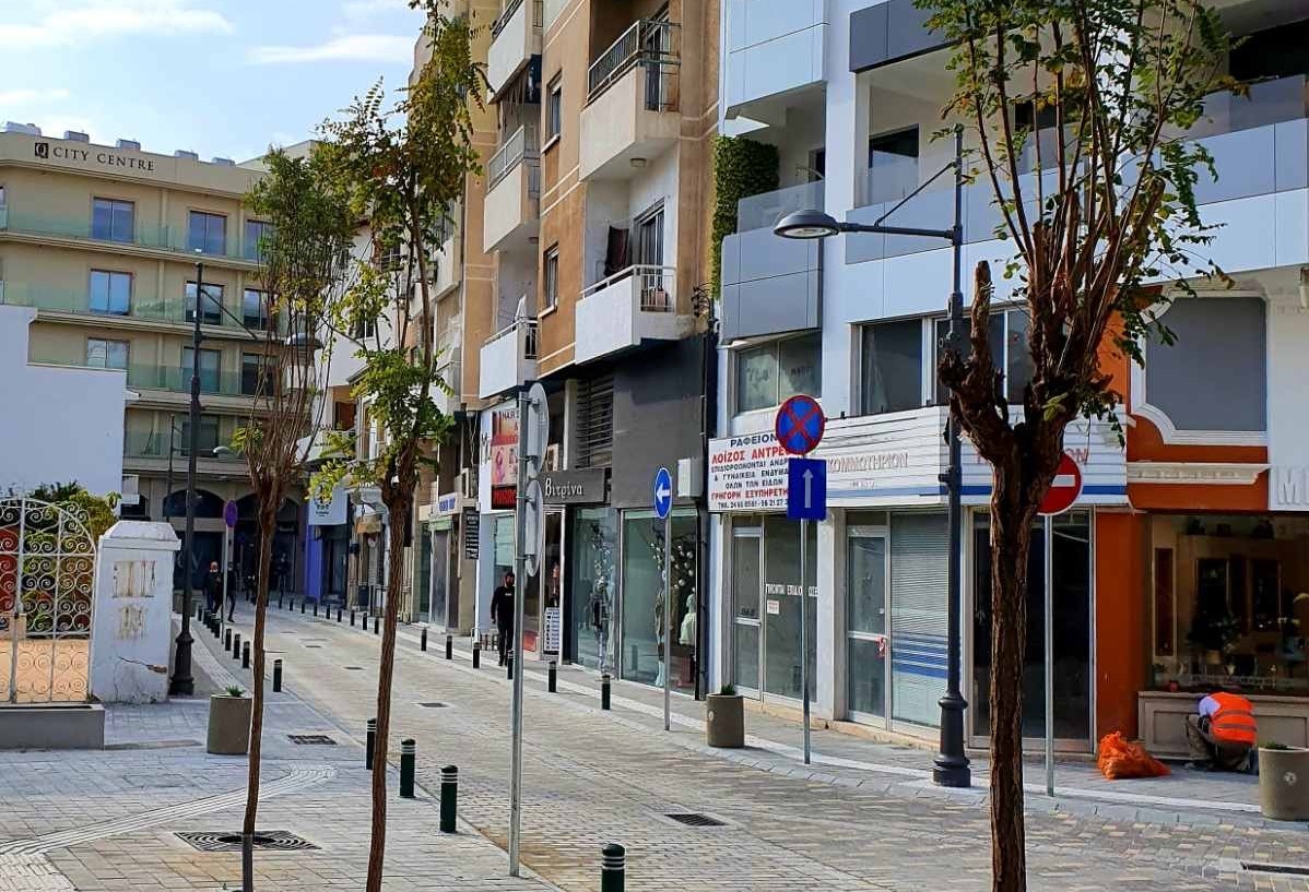 ΕΜΠΟΡΙΚΟ ΚΕΝΤΡΟ 2