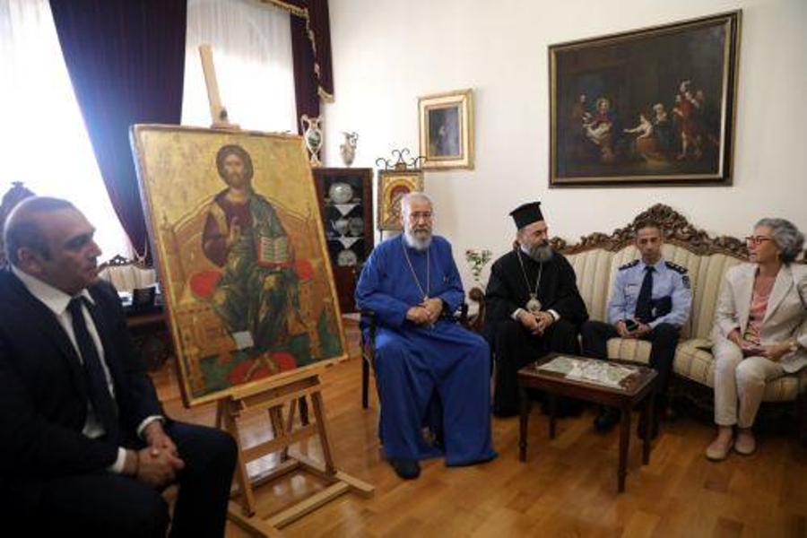 Παραδόθηκε στον Αρχιεπίσκοπο η κλεμμένη εικόνα του ένθρονου Χριστού