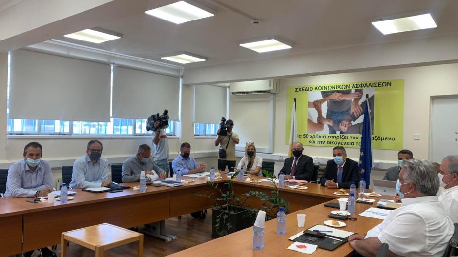 Την Τετάρτη τα νέα για τον κατώτατο με ή χωρίς συμφωνία εργοδοτών και συντεχνιών
