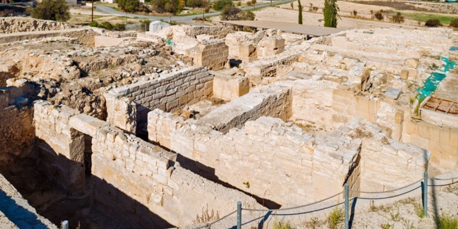 Βραδιά με θέα την πανσέληνο του Αυγούστου, από τον λόφο του Αρχαιολογικού Χώρου Ιδαλίου