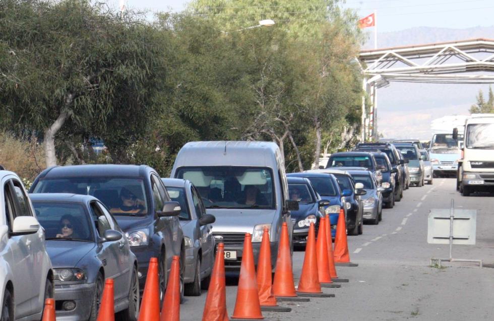 Οι Ελληνοκύπριοι «κατέλαβαν» τα οδοφράγματα