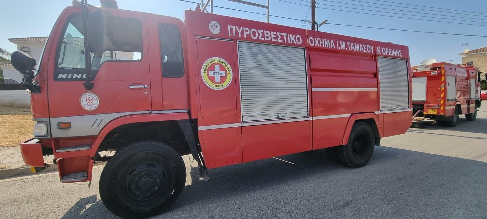 Φωτιά σε όχημα στη Λάρνακα ανταποκρίθηκε η Πυροσβεστική