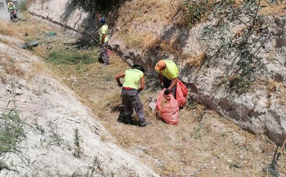 Συνεχίζονται εργασίες καθαρισμού στη Λάρνακα