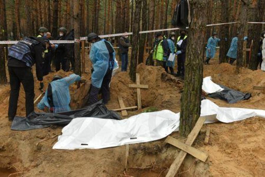Ζελένσκι: «Bασανιστές και δολοφόνοι»  – Εντοπισμός μαζικών τάφων
