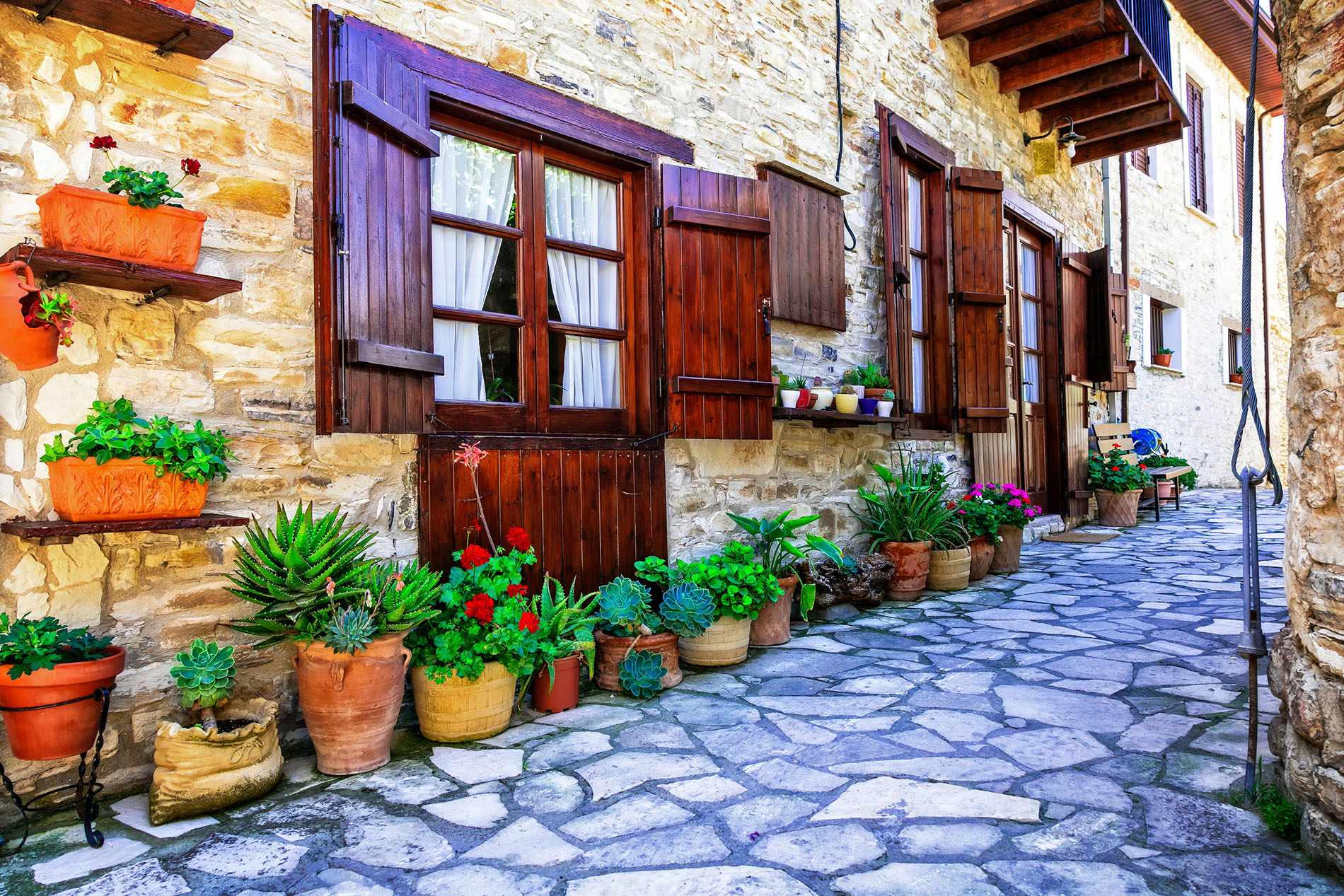 lefkara-village-floral-street-and-traditional-housesjpg0