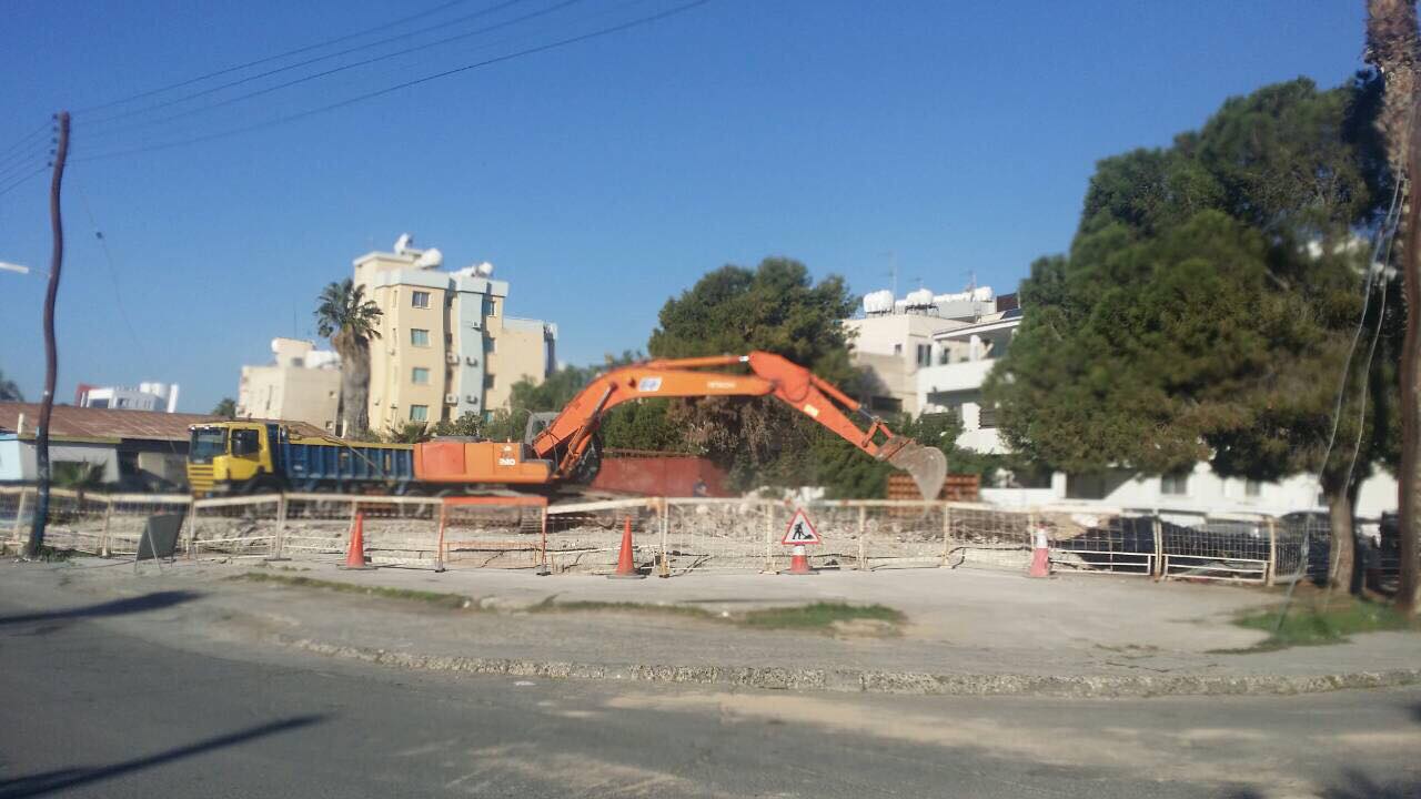 Μια ανεξέλεγκτη κατάσταση η οχληρία που επικρατεί στην βιομηχανική περιοχή “Παμπούλας” στη Λάρνακα