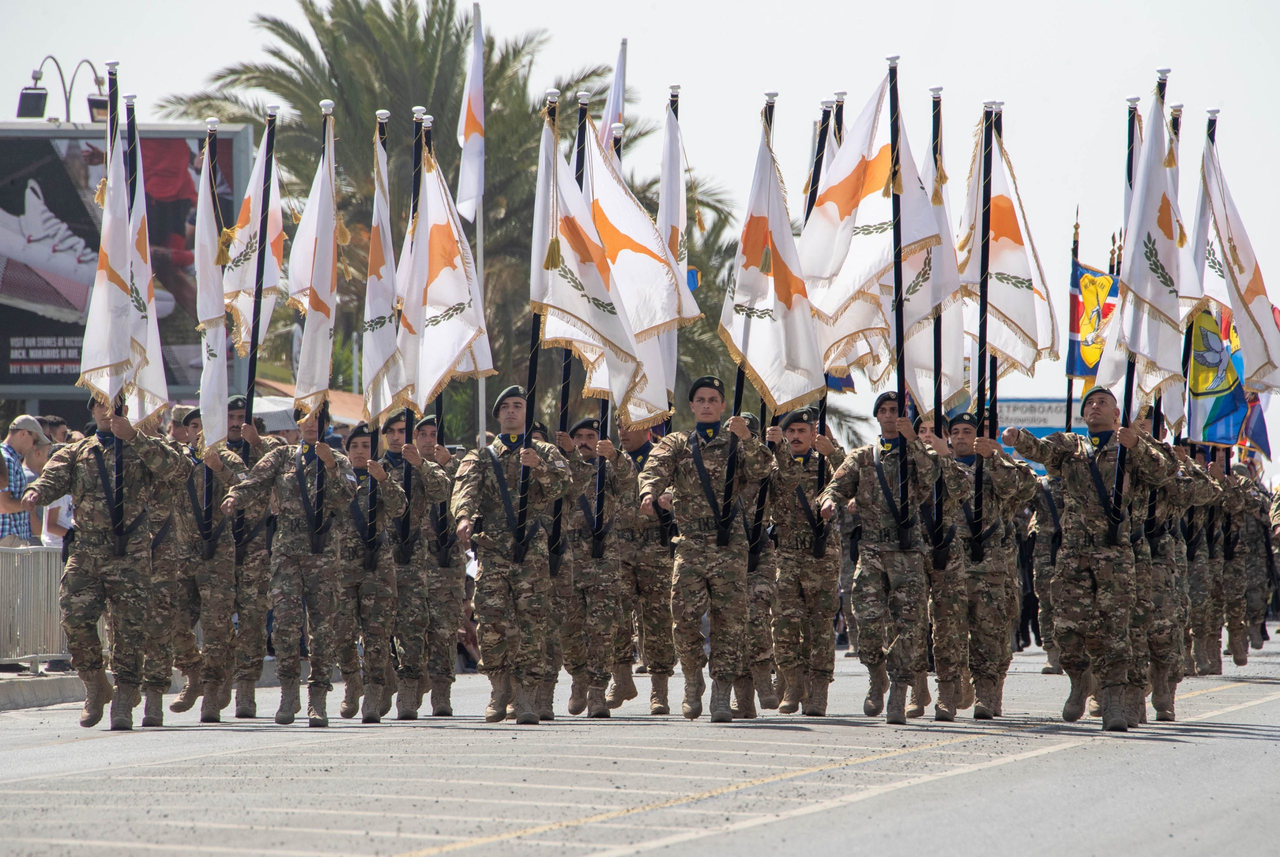 Εντυπωσιακές εικόνες από την στρατιωτική παρέλαση της 1ης Οκτωβρίου