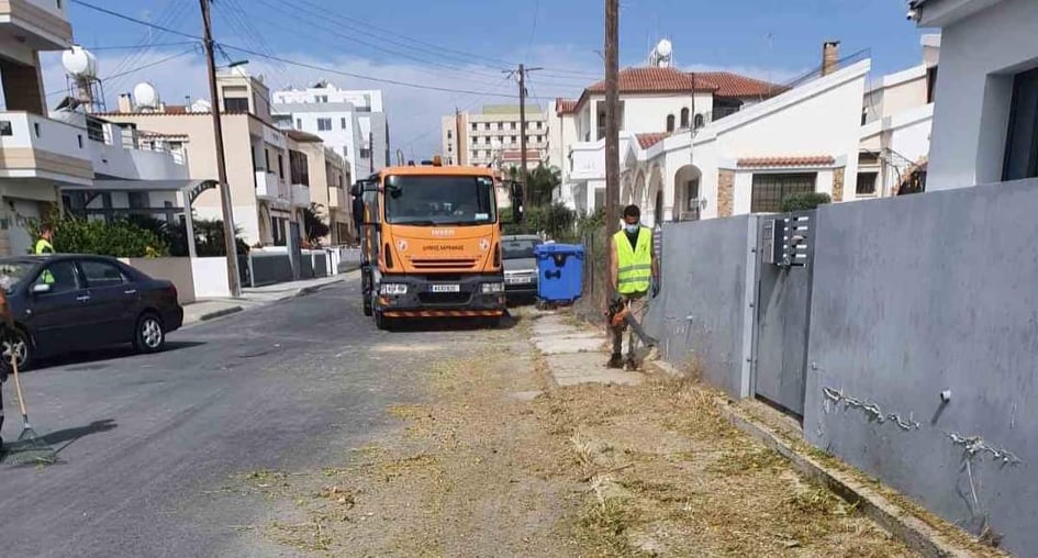 Συνεχίζονται οι εργασίες καθαρισμού από το Τμήμα Καθαριότητας του Δήμου Λάρνακας