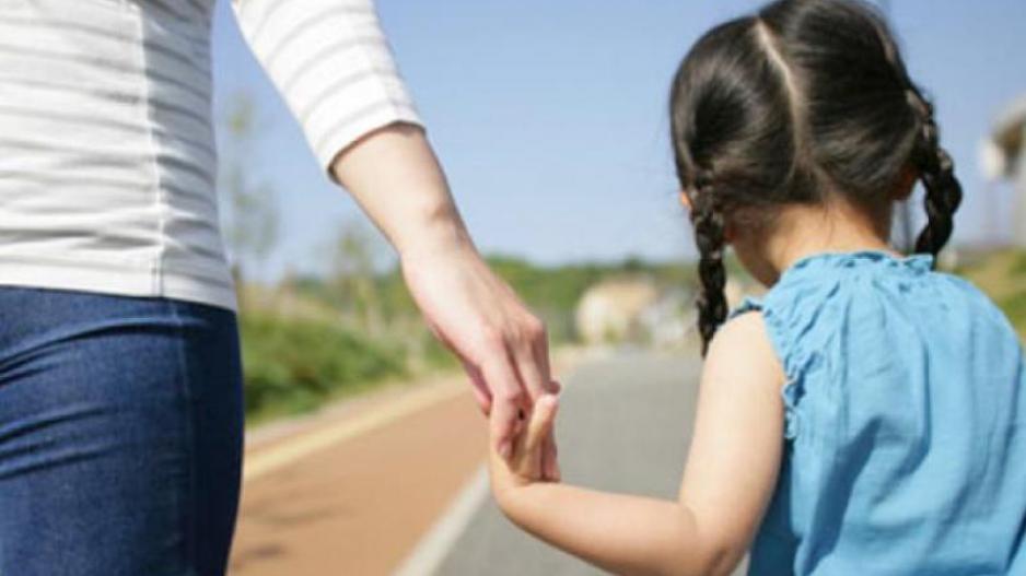 Υπάρχει καθυστέρηση στην εξέταση των αιτήσεων των μονογονιών, λέει ο Σύνδεσμός τους