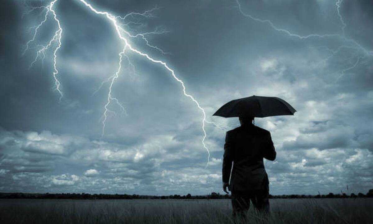 Έρχεται το πρώτο χαμηλό βαρομετρικό–Βροχές, καταιγίδες και πτώση θερμοκρασίας