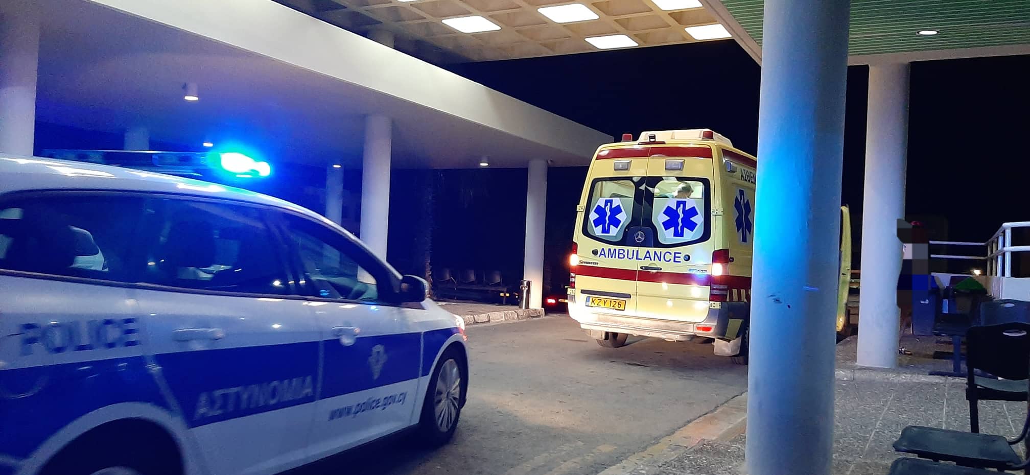 Σε κρίσιμη κατάσταση 19χρονη-Εκτινάχθηκε από το όχημα της