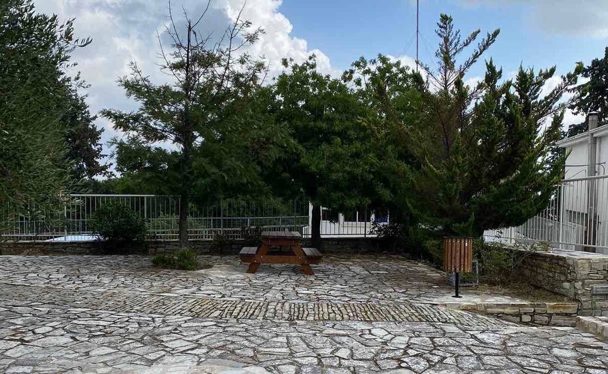 Ολοκληρώθηκε η τοπιοτέχνηση στα Λεύκαρα – Ένας νέος χώρος πρασίνου (ΦΩΤΟ)