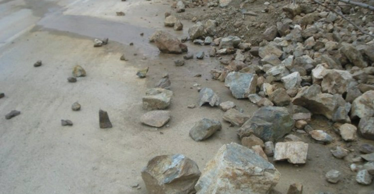 Οδηγοί προσοχή! Κλειστός δρόμος στην επαρχία Λεμεσού λόγω κατολισθήσεων
