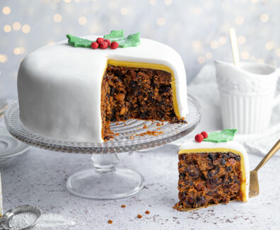 gluten-free-christmas-cake-recipe-featured
