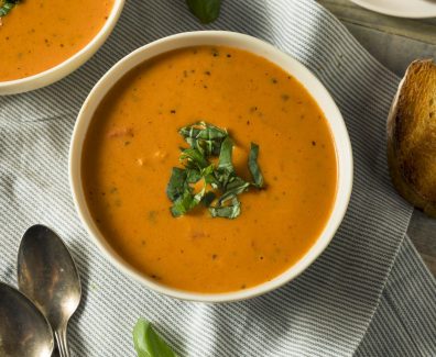 tomato-basil-vegetarian-soup-1578090863