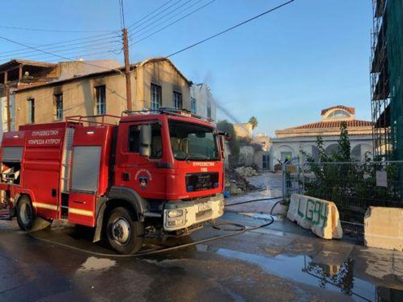 Επικίνδυνη για καταρρεύση η οικία κάηκε πάρα τη Μητρόπολη Λάρνακας