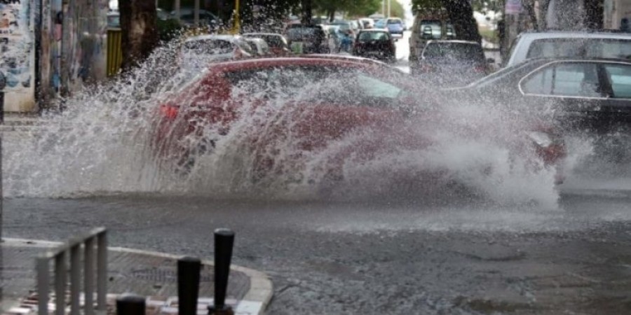 Κλειστοί και επικίνδυνοι δρόμοι λόγω κακοκαιρίας σε Λάρνακα και παγκύπρια