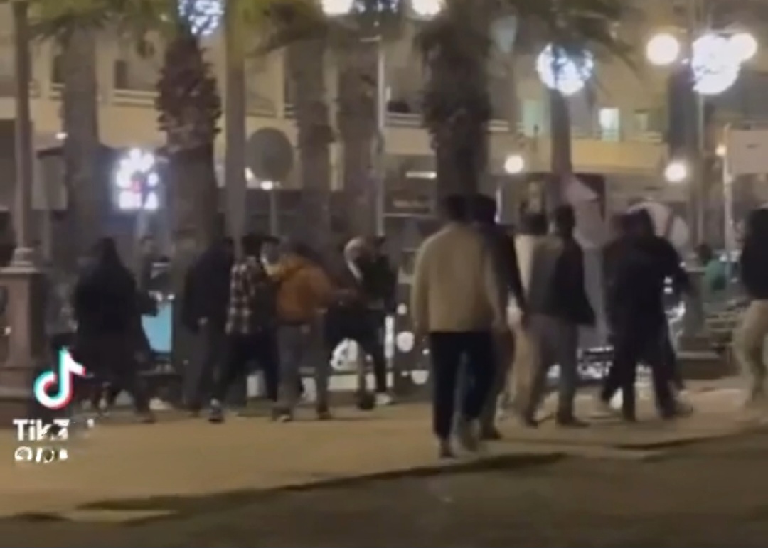 ΒΙΝΤΕΟ: Πεδίο μάχης η παραλία των Φοινικούδων χθες βράδυ