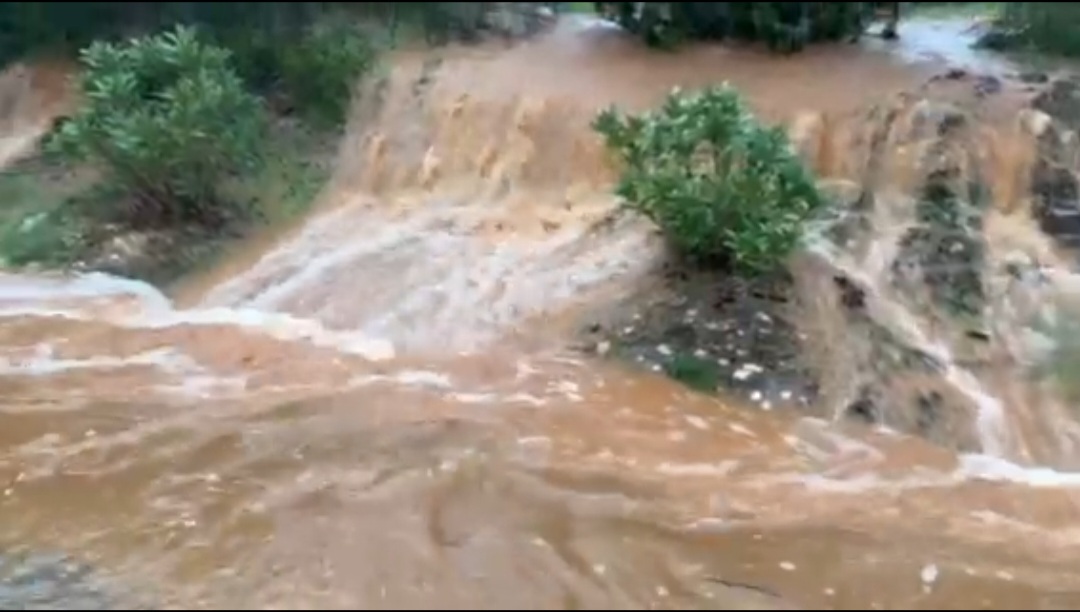 ΒΙΝΤΕΟ: Δεν έχουν που να πάνε οι βροχές – Ποταμός ο αυτοκινητόδρομο Λάρνακας-Αγίας Νάπας