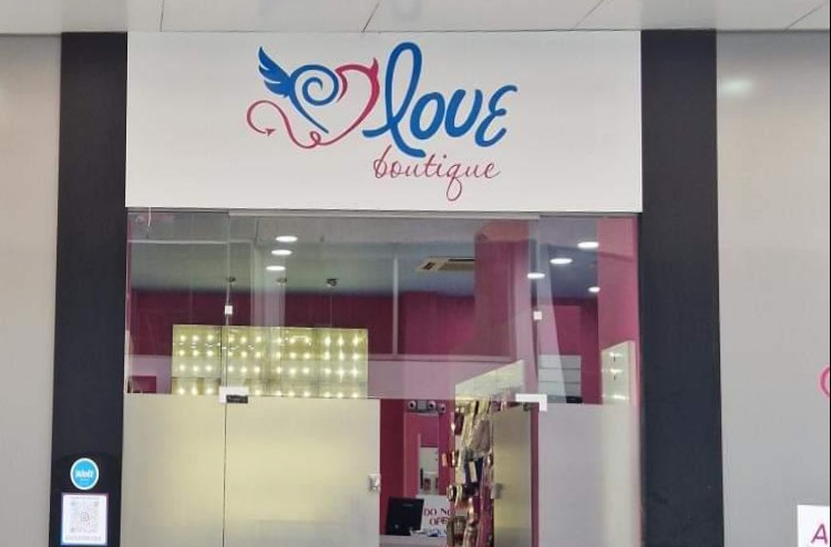 Εγκαινίαζεται αύριο η νέα Adults Love Boutique στην οδό Ερμού