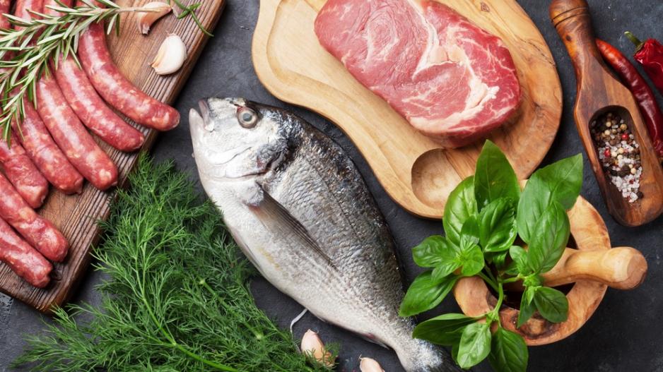 Αυξήσεις τιμών στα κατεψυγμένα, μειώσεις σε ζάχαρη, κρέας, ψάρια