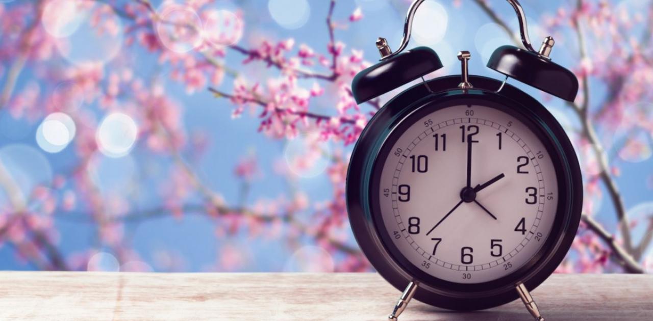 roloi-allagi-oras-therini-ora