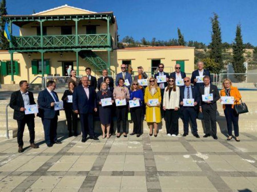 Πρέσβεις και εκπρόσωποι από 14 χώρες επισκέφθηκαν το Ουκρανικό Νηπιαγωγείο στην Πύλα