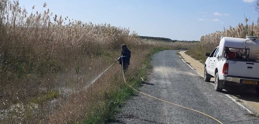 Συνεχίζονται από το Δήμο Λάρνακας οι συστηματικοί ψεκασμοί για καταππολέμηση των κουνουπιών