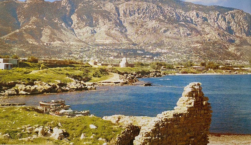 Εντοπίστηκαν 3 αρχαίοι τάφοι στον κατεχόμενο Καραβά
