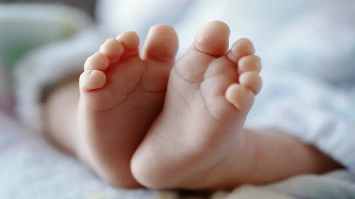 Πρώτη γέννηση βρέφους με DNA τριών ανθρώπων στη Βρετανία