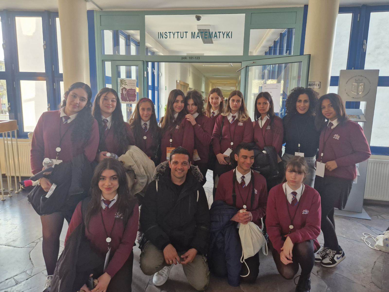 Το MH MED HIGH SCHOOLS LARNACA στον Ευρωπαϊκό Διαγωνισμό EuroMath και EuroScience 2023 στην Κρακοβία της Πολωνίας  (φώτο)