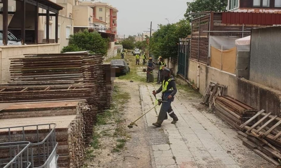 Συνεχίζονται οι εργασίες καθαρισμού στην ευρύτερη περιοχή Βεργίνας από το Τμήμα Καθαριότητας Λάρνακας