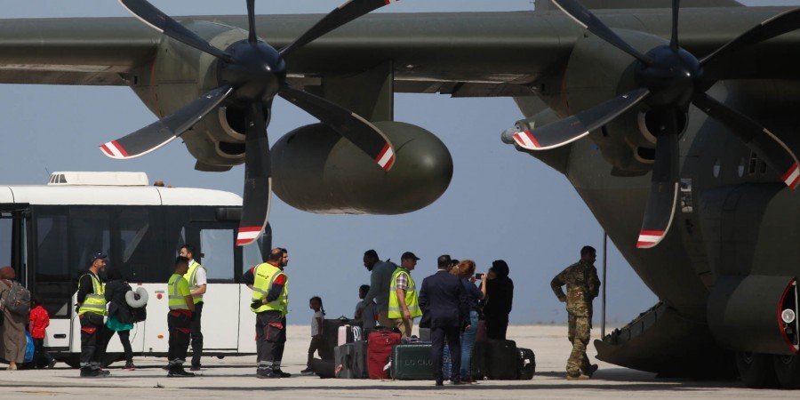 Αφίχθηκε στο Αεροδρόμιο Λάρνακας και ο τελευταίος Κύπριος υπήκοος αεροπορικώς από Σουδάν