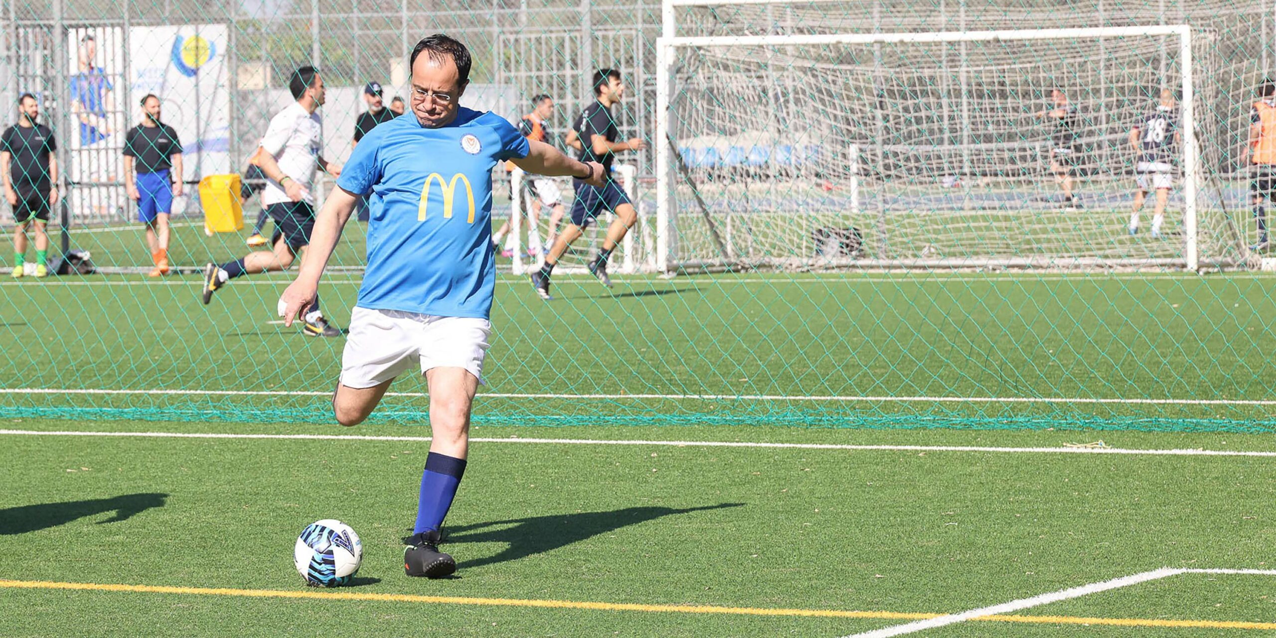 Ο ΠτΔ συμμετείχε σε αγώνα futsal στο πλαίσιο του Telethon 2023