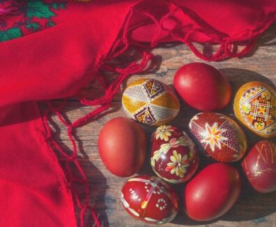 red-easter_paschalino-trapezi