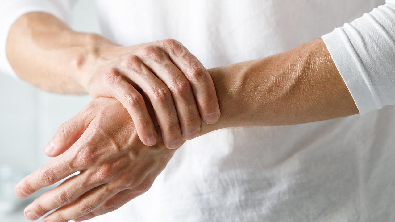 104215-handsarthritis1280