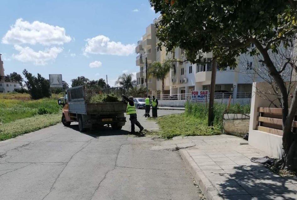 Συνεχίζονται οι εργασίες καθαρισμού οικοπέδων και ανοικτών χώρων από το Τμήμα Καθαριότητας του Δήμου Λάρνακας