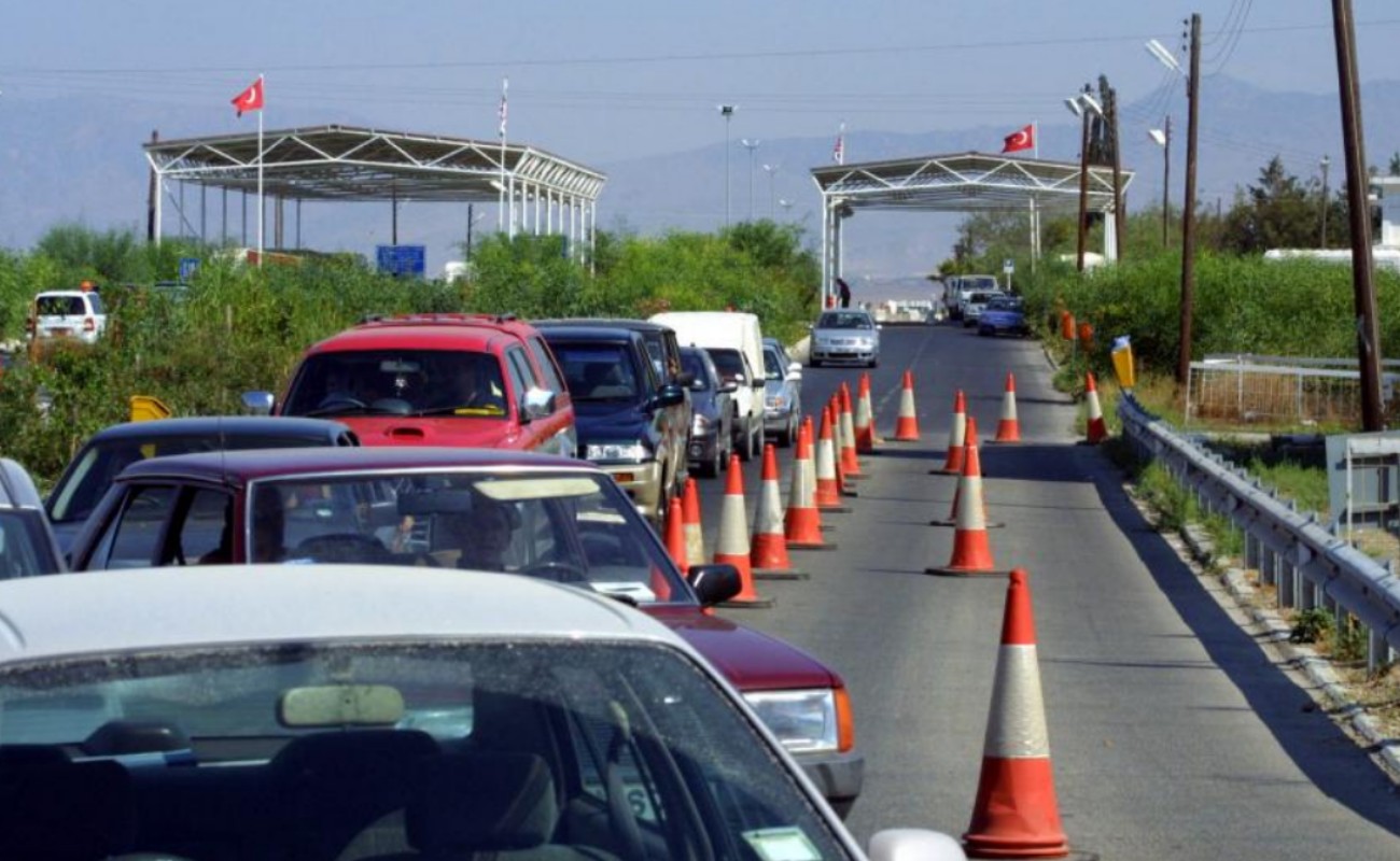 Άνοιγμα σημείων διέλευσης ζητούν ε/κ και τ/κ κόμματα, συντεχνίες και οργανώσεις