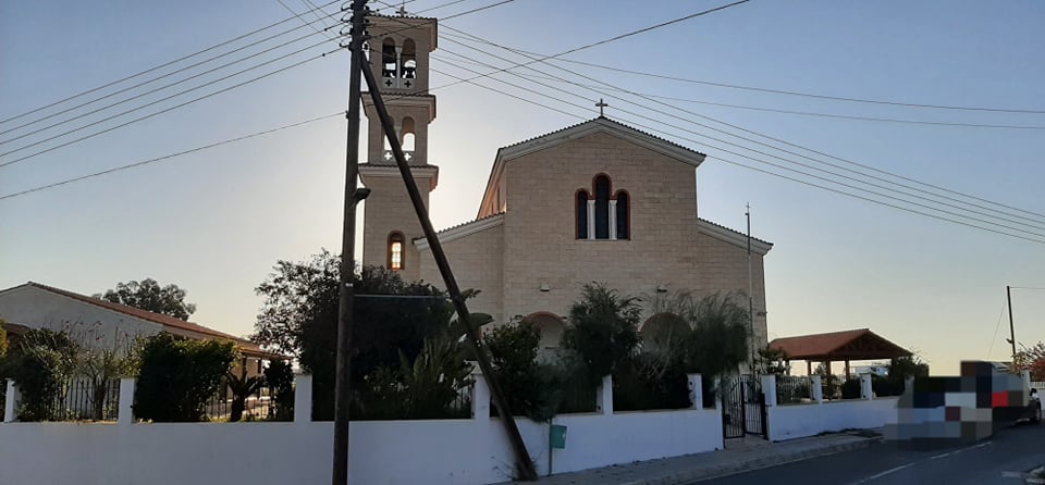 Εορταστικό πρόγραμμα από το Φιλαθρωπικό Σωματείο “Το Άξιον Εστί” στον Ιερό Ναό Τριών Ιεραρχών στο συν. Λιβαδιών Λάρνακας