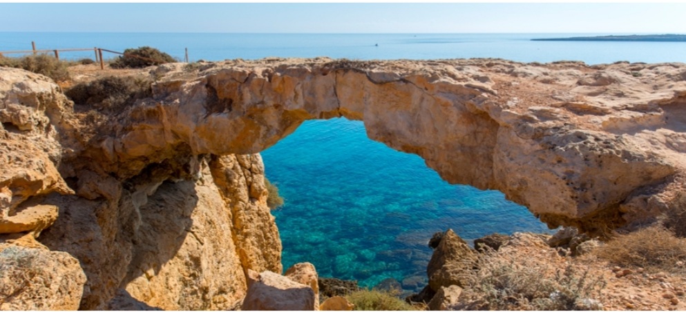 Κινδύνευσαν τρία πρόσωπα μετά από βουτιά στις θαλασσινές σπηλιές