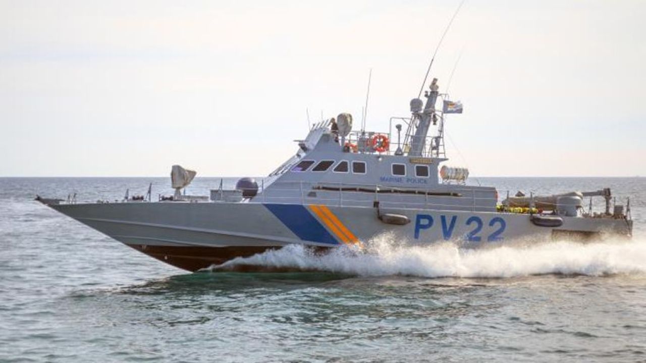 Εννέα ύποπτοι για πλοήγηση σκαφών με παράνομους μετανάστες υπό κράτηση