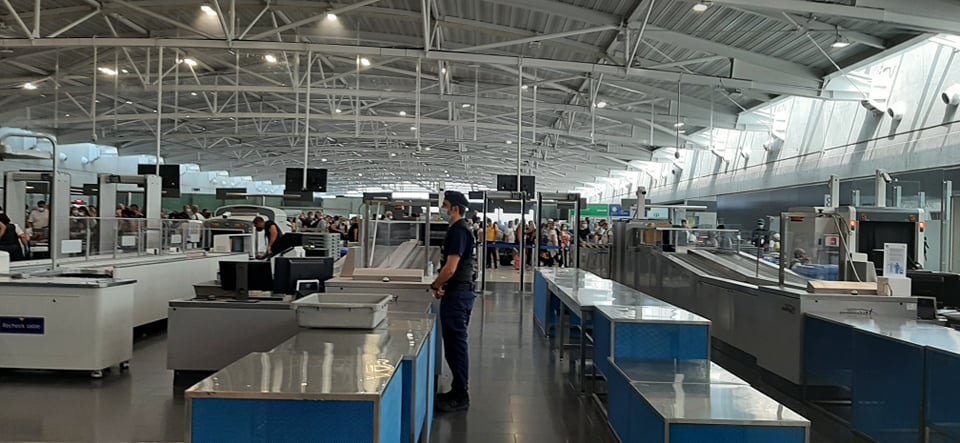 Άγριος καβγάς ταξιτζήδων στο αεροδρόμιο και έξι συλλήψεις
