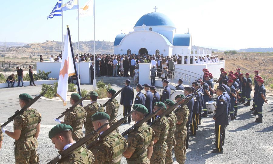 Φόρος τιμής από Βουλή στους νεκρούς από τη πτώση του ελικοπτέρου της ΕΦ το 2002